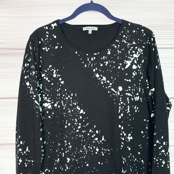 Lisa Todd Long Sleeve Tee Top Pullover Black White Water Splash Spots Print Sz L - Picture 2 of 9